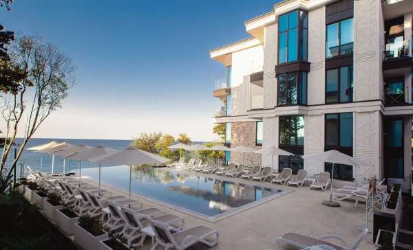 Лоо, апартаменты в Лучезарном Резорт