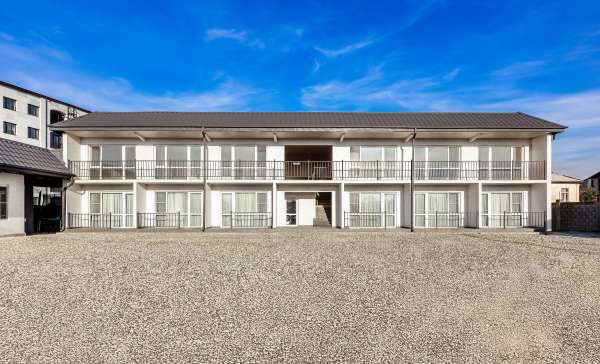 Сухум, гостевой дом БроНау Модерн