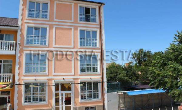 Феодосия, на Черноморской набережной