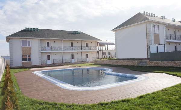 Приморский (Феодосия), «Леон»