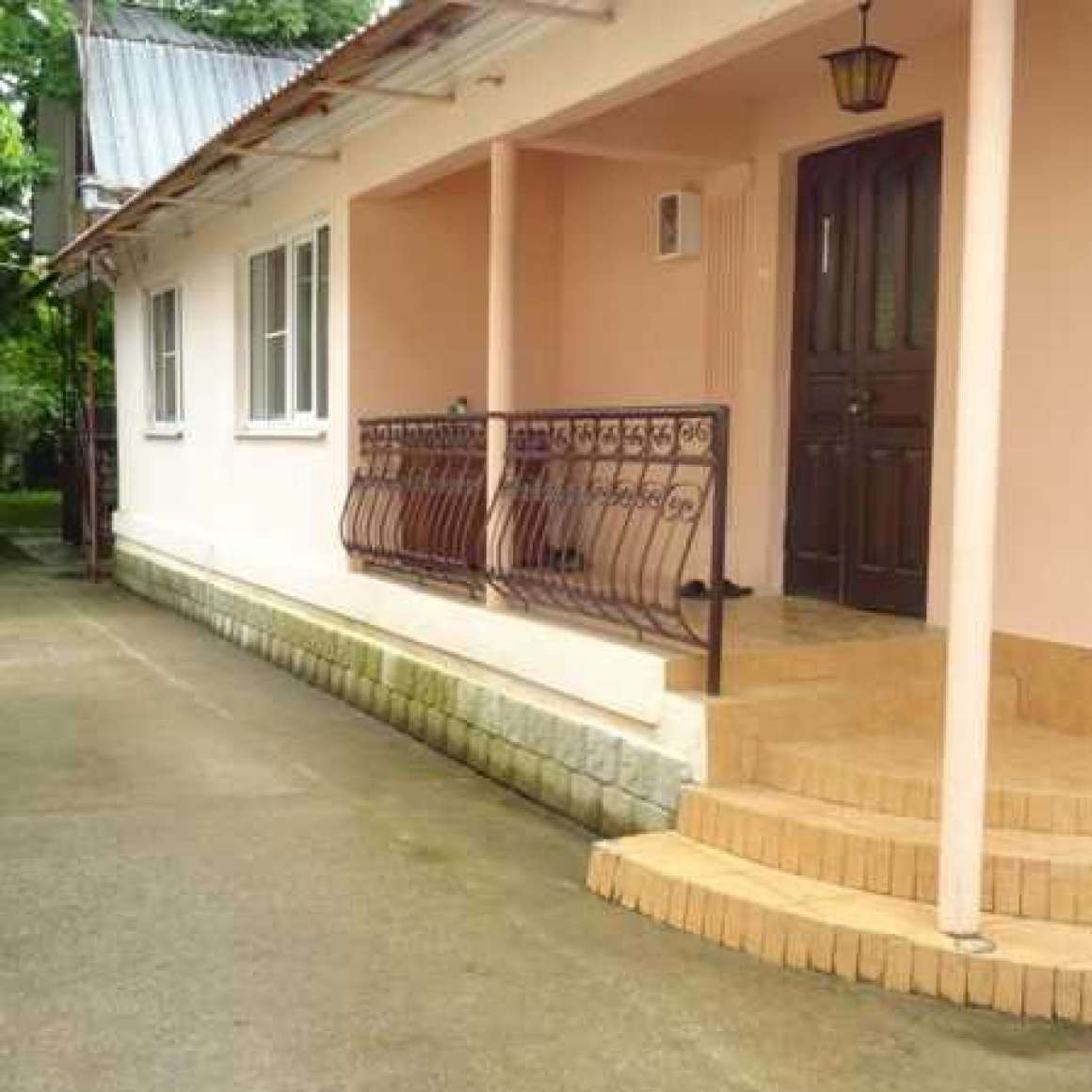 Вавилон абхазия магазин. Отель вавилон абхазия. Вавилон магазин в абхазии. Магазин вавилон гудаута. Новый афон абхазия улица чакряна 58.