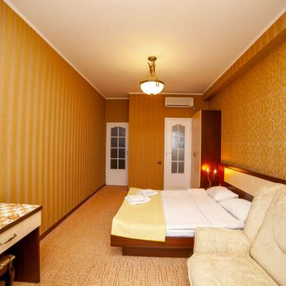 Эллинг «ЛАГУНА в УТЕСЕ»