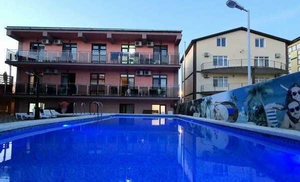 Витязево, «Камела»