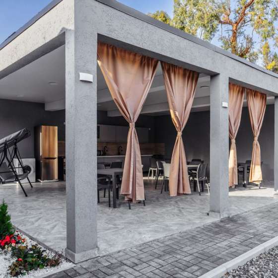 Эко-отель «БроНау Grey House»