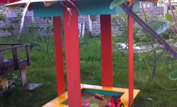 Лоо, «Хобза Вилла»