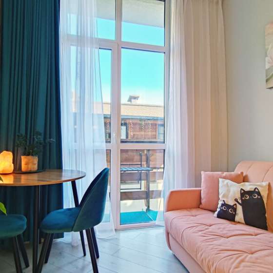 Апартамент со спальней. Вид на горы. Центр Красной Поляны.