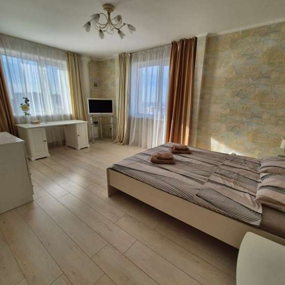 Светлая семейная квартира с видом на город