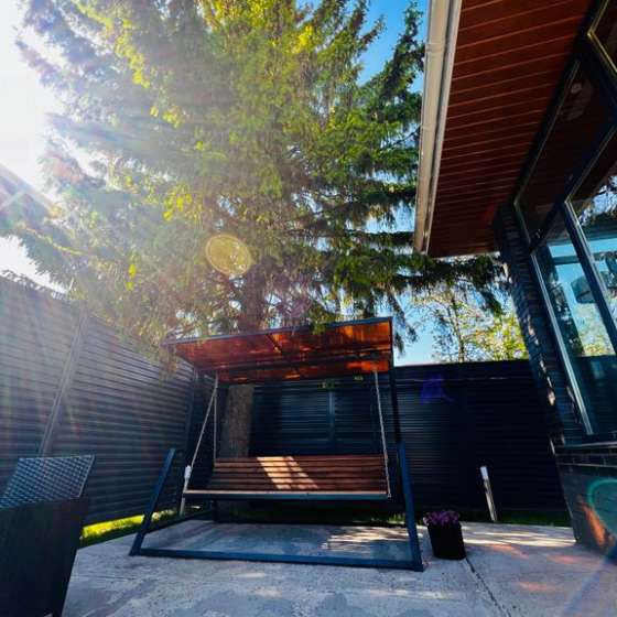 Просторный коттедж с джакузи и сауной в центре