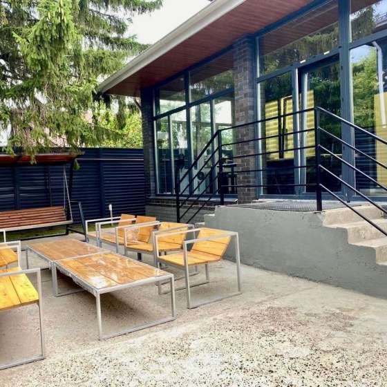 Просторный коттедж с джакузи и сауной в центре