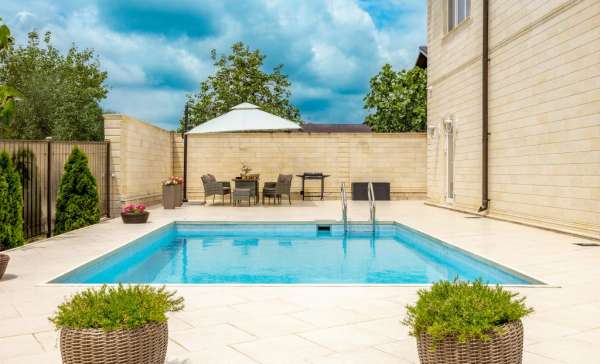 Сочи, вилла Васту с теплым бассейном и 6 спальнями