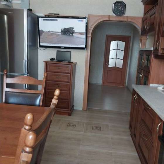 Улучшенная трехкомнатная квартира рядом с гостиницей