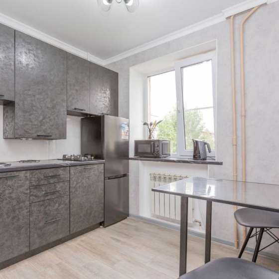 Современная красивая квартира в центре города