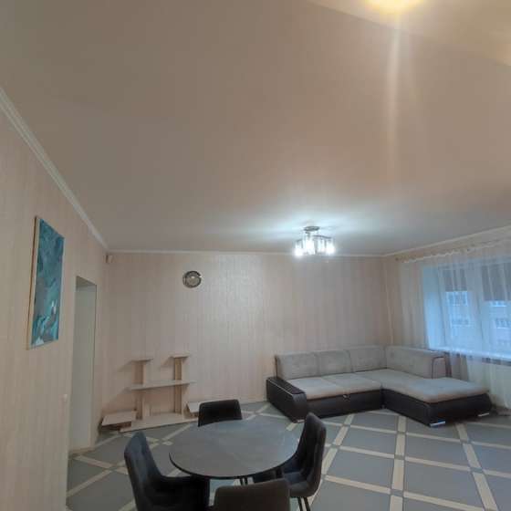 Двухкомнатная квартира с огороженной территорией