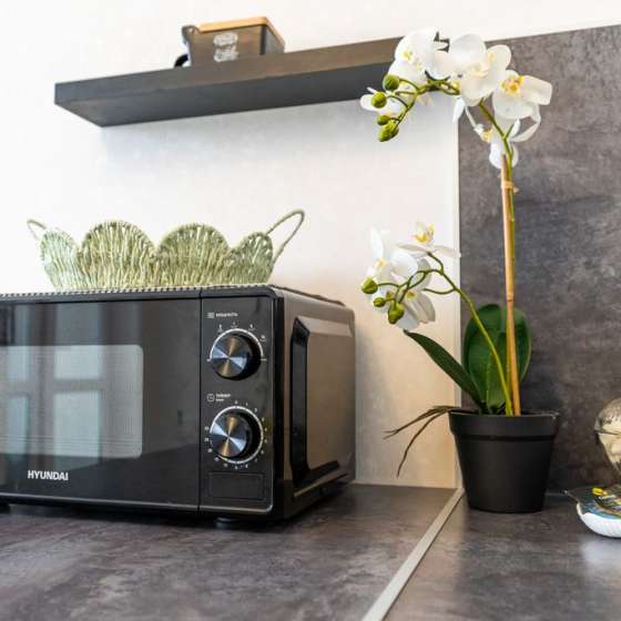 Уютная квартира-студия с балконом и видом на горы от LetoApart