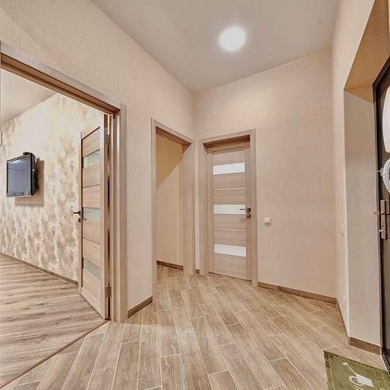 Уютная и светлая квартира в центре Новороссийска от LetoApart