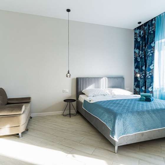 Светлая студия для вашего комфортного проживания от LetoApart