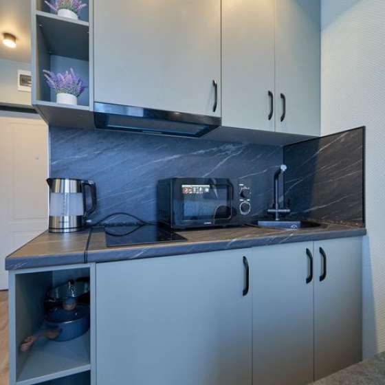 Нoвая квартира-студия нa Феpмеpcкoм пepeулке от LetoApart