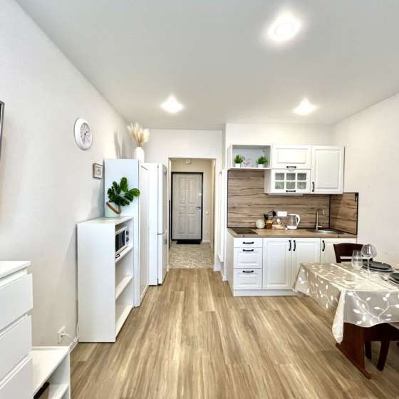 Новая студия с отличным ремонтом и видом на море