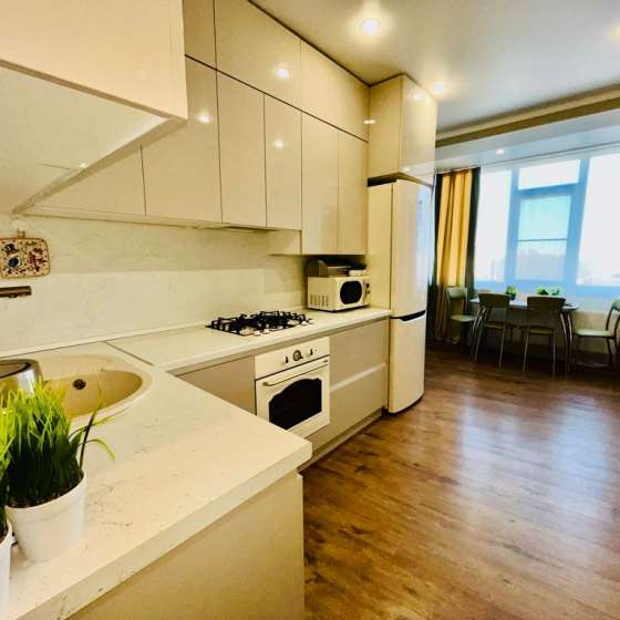 Просторная квартира с дорогим ремонтом и шикарным видом