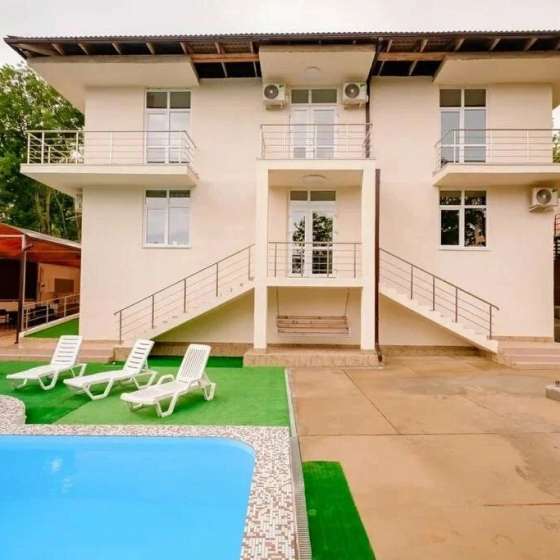 «Изумрудные холмы»