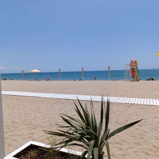 2х комнатная квартира в Золотых Песках с видом на море