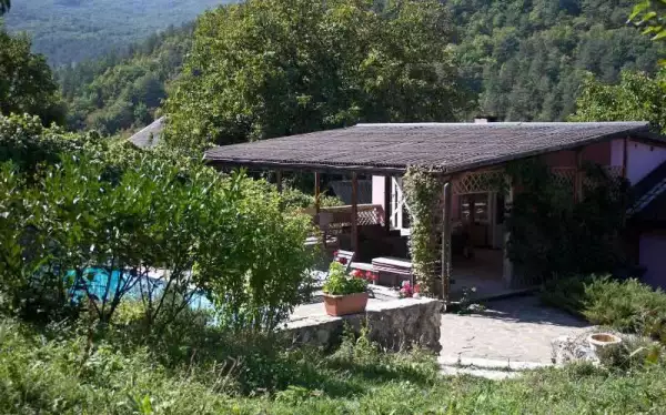 Бахчисарай, вилла «Счастливое VILLAGE»